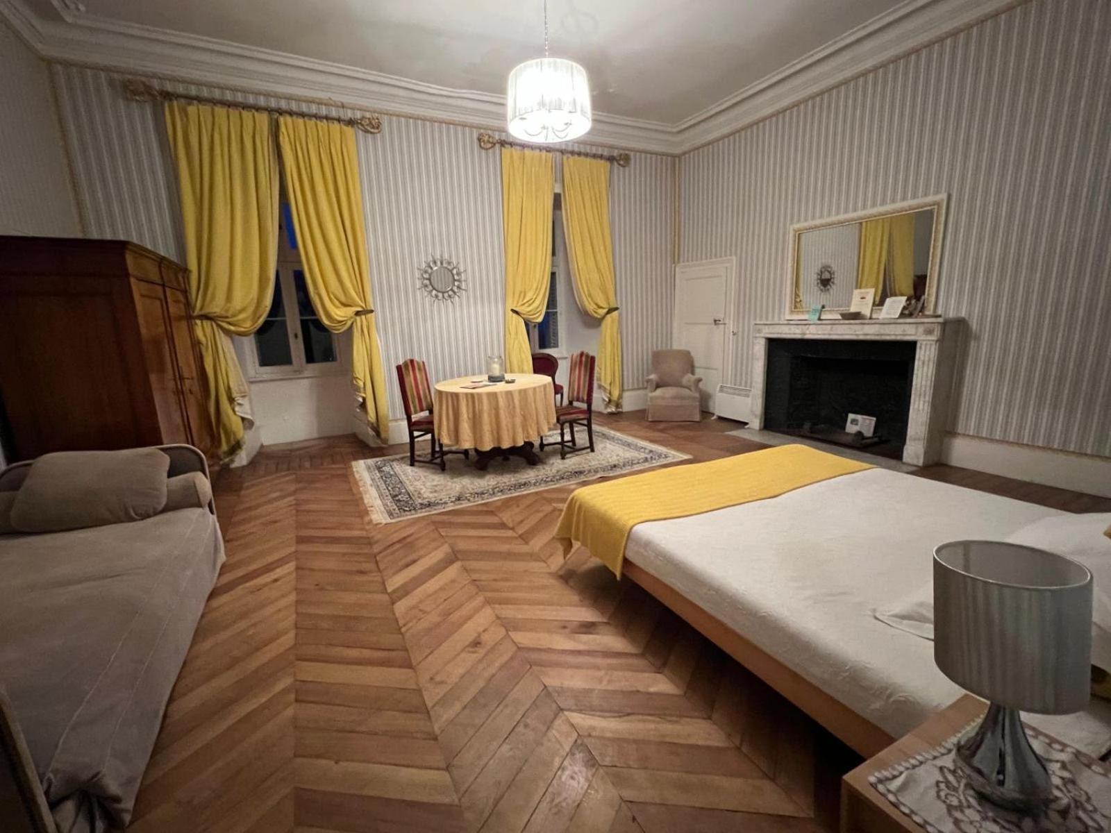 Chateau De Busset Ngoại thất bức ảnh